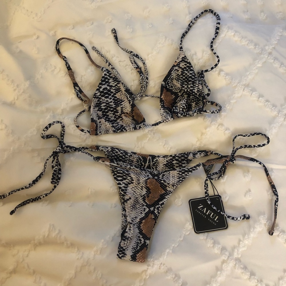 NWT Zaful Snakeskin Bikini